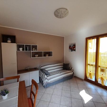 Marco Apartment - Holiday Apartment Luino Eksteriør bilde