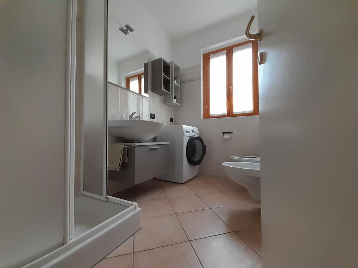 Marco Apartment - Holiday Apartment Luino Eksteriør bilde