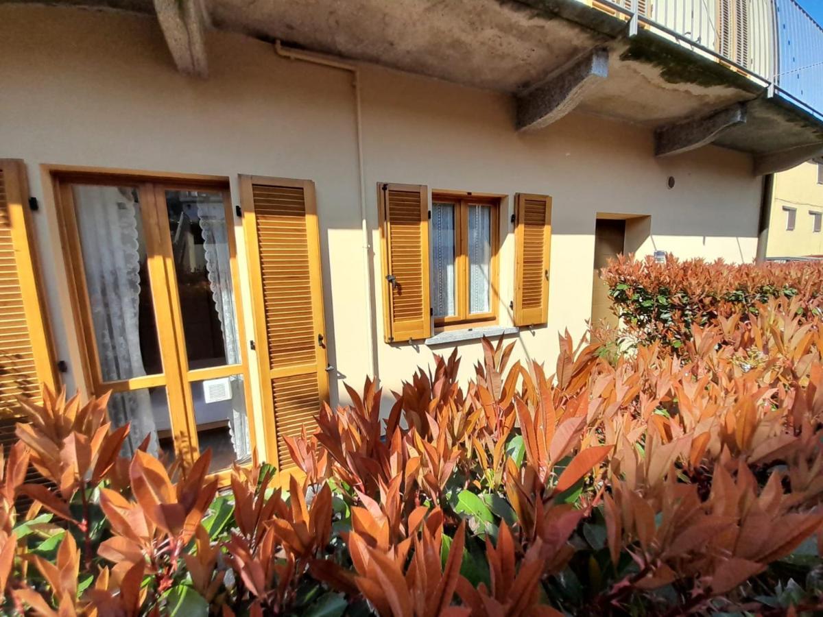 Marco Apartment - Holiday Apartment Luino Eksteriør bilde