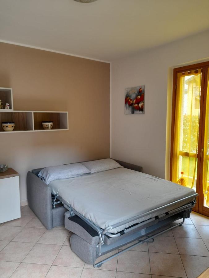 Marco Apartment - Holiday Apartment Luino Eksteriør bilde