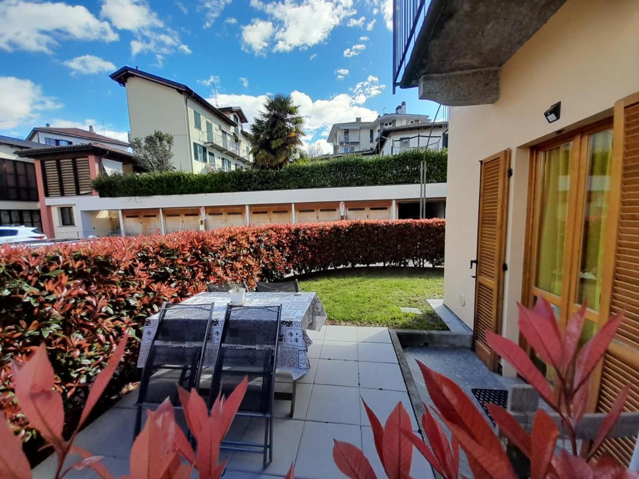 Marco Apartment - Holiday Apartment Luino Eksteriør bilde