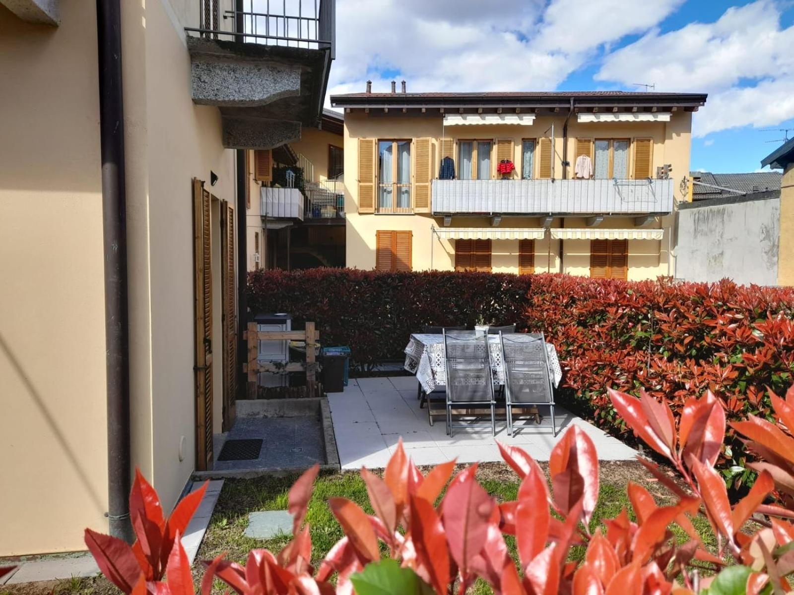 Marco Apartment - Holiday Apartment Luino Eksteriør bilde