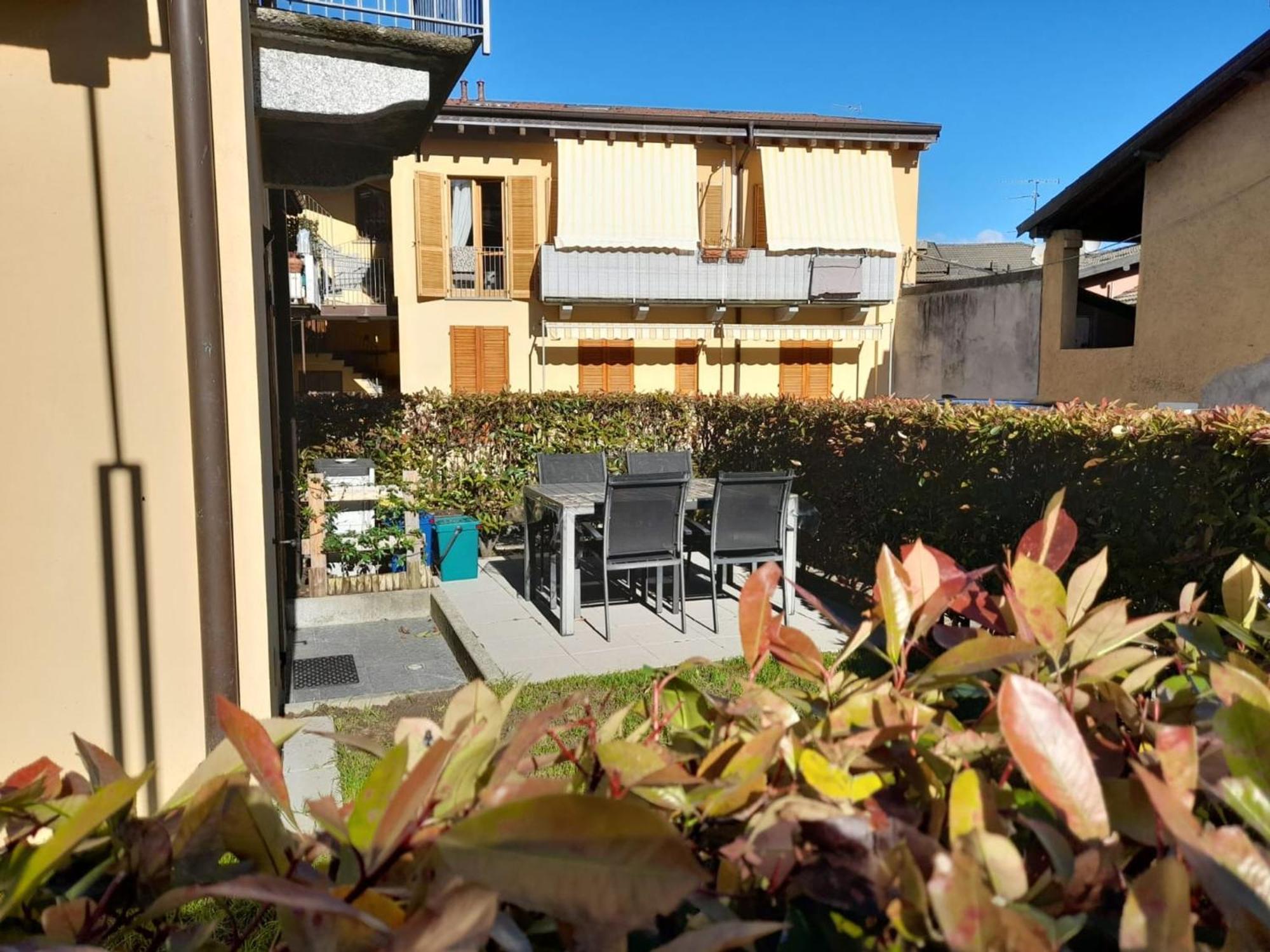Marco Apartment - Holiday Apartment Luino Eksteriør bilde